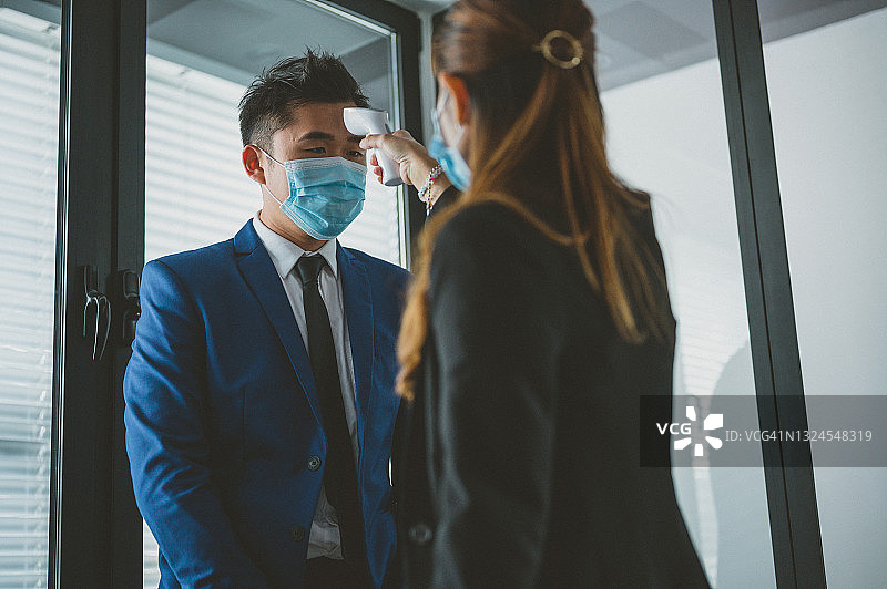 新冠疫情期间，办公室新常态SOP复工图片素材