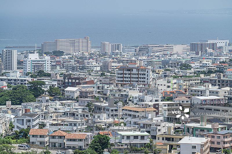 日本冲绳海边的住宅区图片素材