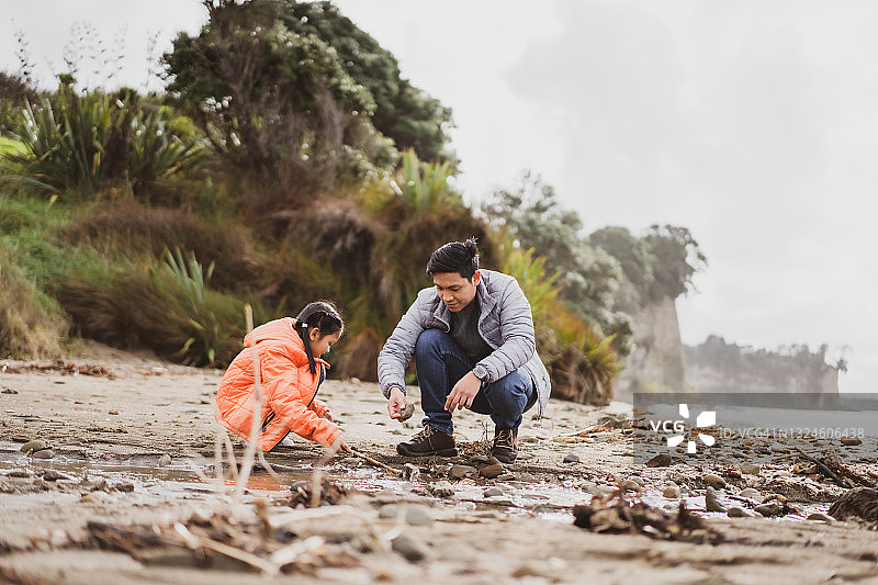 探索并共度美好时光图片素材