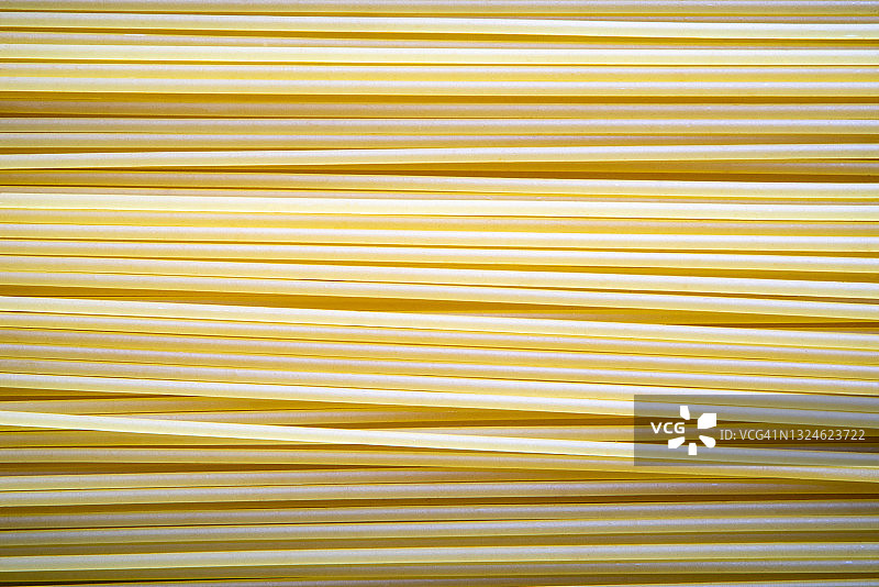 俯视角的未煮意大利面图片素材