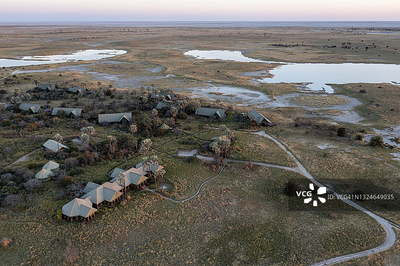 航拍博茨瓦纳马卡迪卡迪盐沼杰克斯营地图片素材