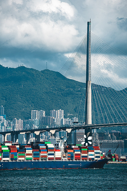 香港货运起重机集装箱码头图片素材