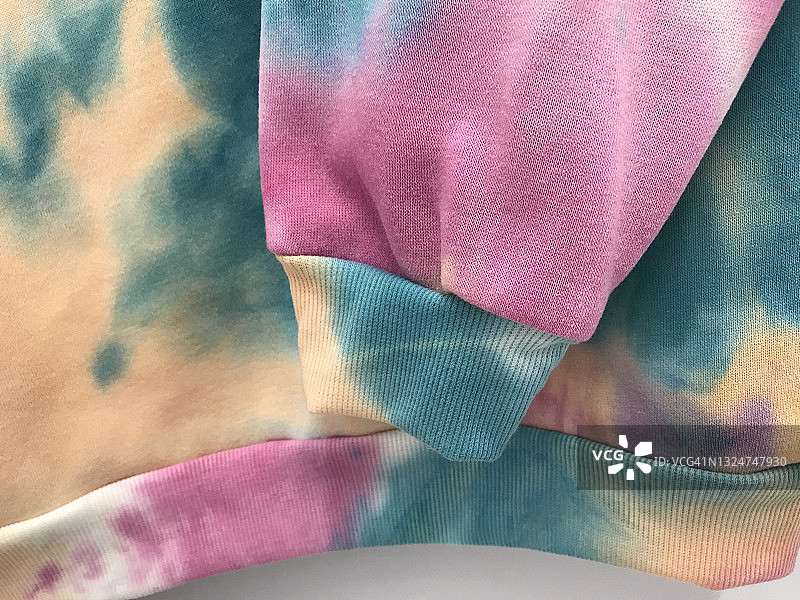 彩色扎染毛衣袖口图片素材