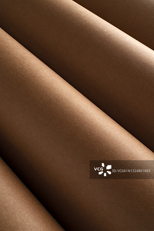 卷起的棕色牛皮纸图片素材