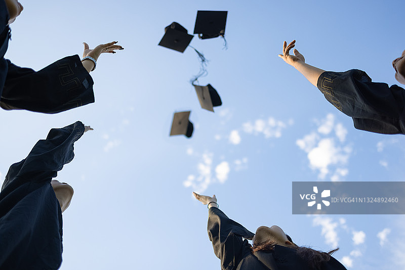 一群亚洲毕业生图片素材