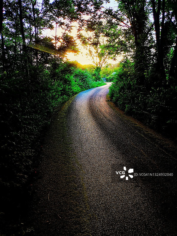 日落时分的小路图片素材