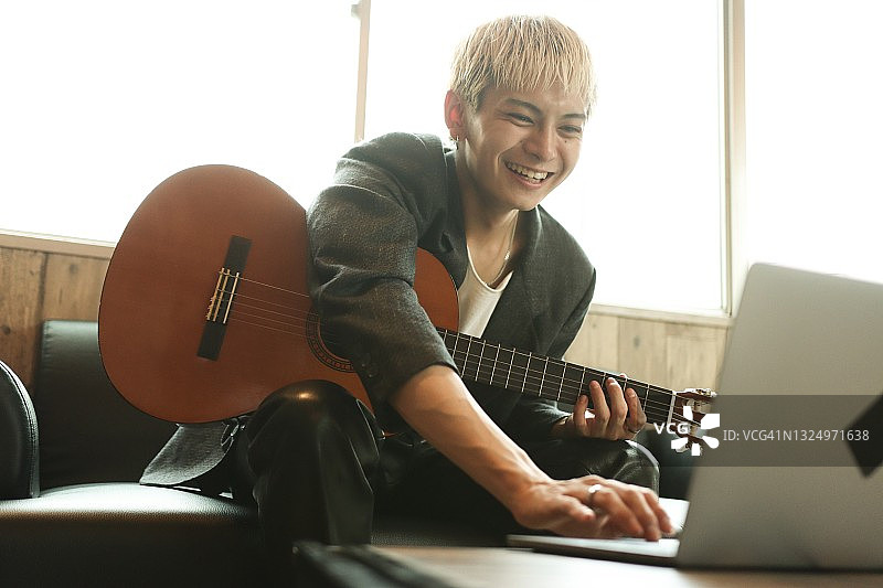 音乐家在线学习课程图片素材