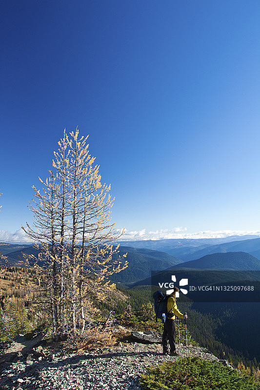 霜峰徒步图片素材