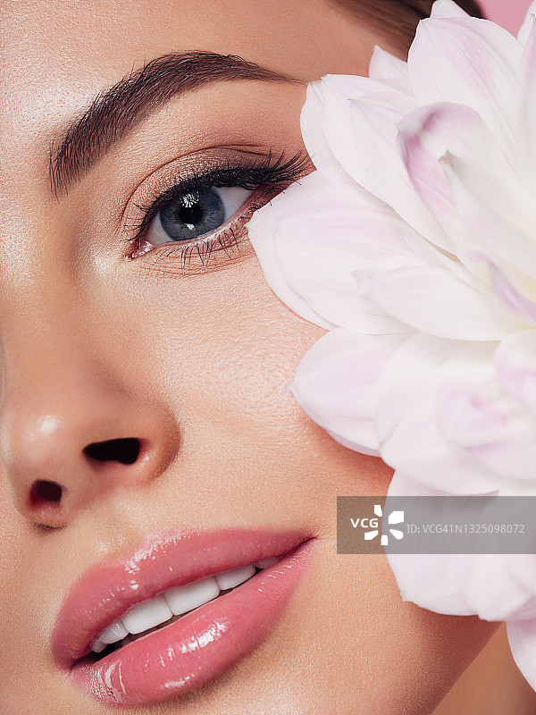 美丽女孩面部肖像特写图片素材