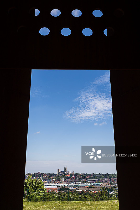 纪念尖顶环绕的林肯大教堂图片素材