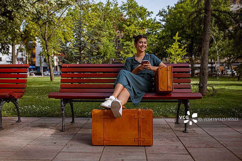 短暂休息，探索城市趣闻图片素材