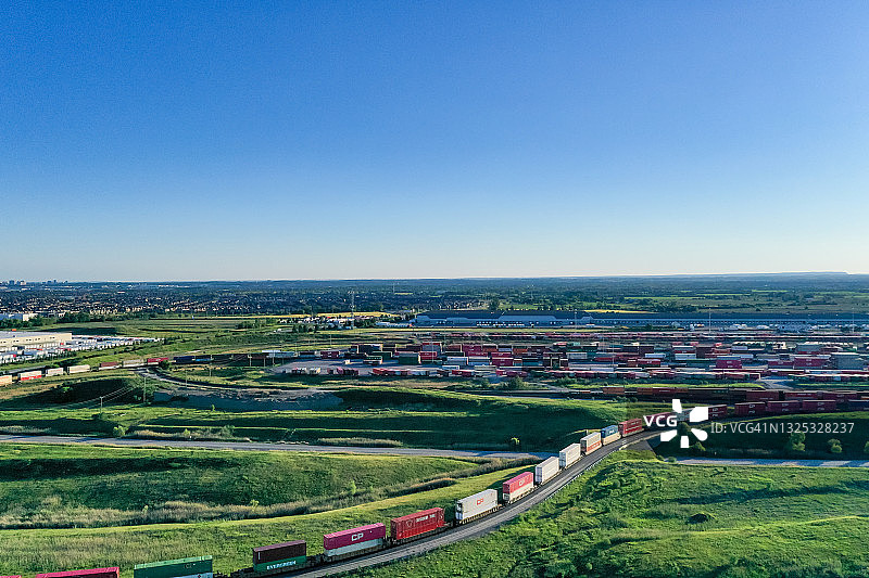 加拿大太平洋铁路沃恩多式联运终端在克莱因堡，安大略省，加拿大图片素材