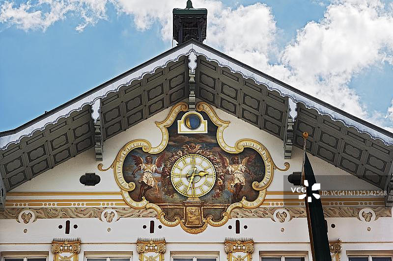 巴特特尔茨 Marktstrasse 的外墙和时钟照片，德国巴伐利亚州上巴伐利亚图片素材