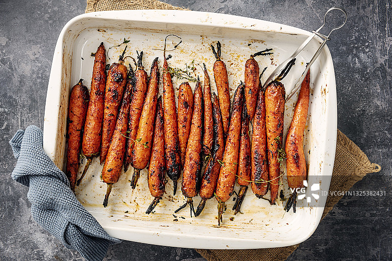 烤箱烤胡萝卜图片素材