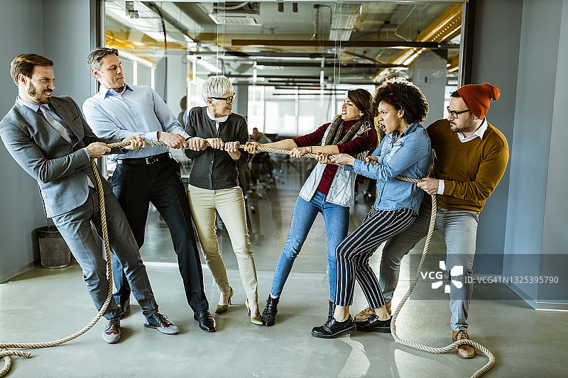 商业世界充满竞争！图片素材