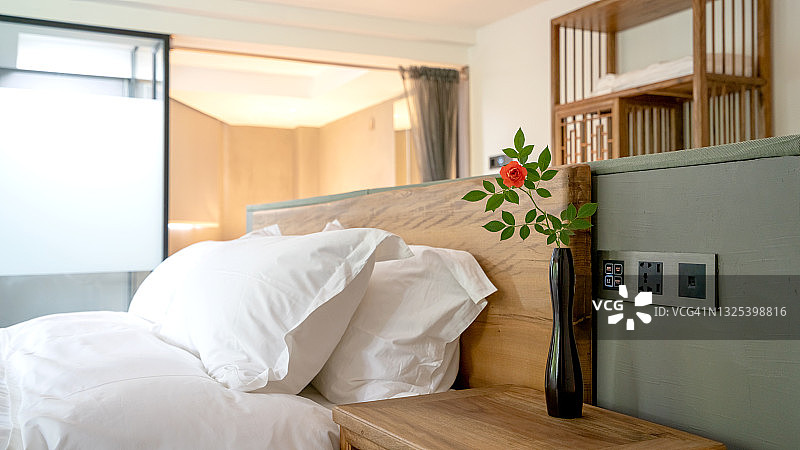 卧室里的花图片素材