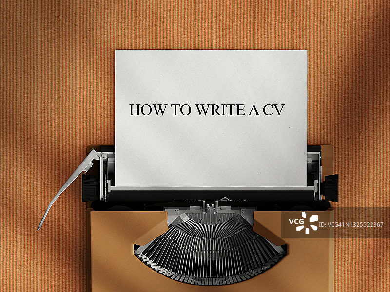如何在老式打字机上书写简历图片素材
