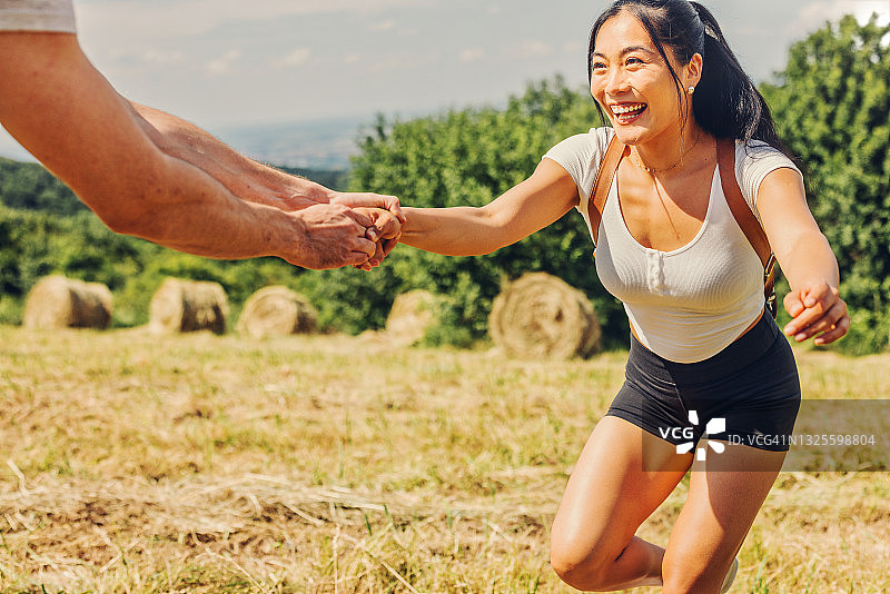 情侣目标——爱、纽带和关怀图片素材