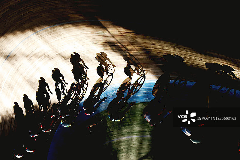 彩色骑行背景散景图片素材