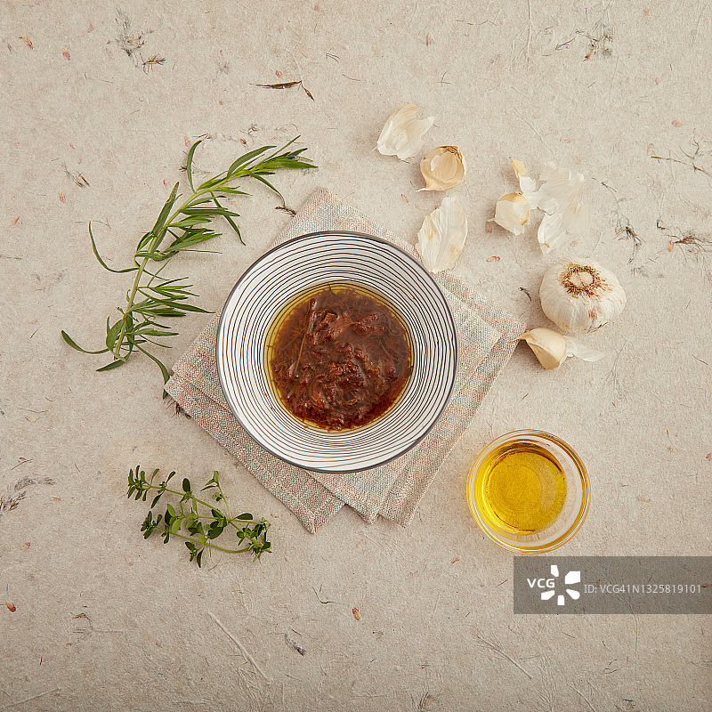 压力烹饪蒜油图片素材