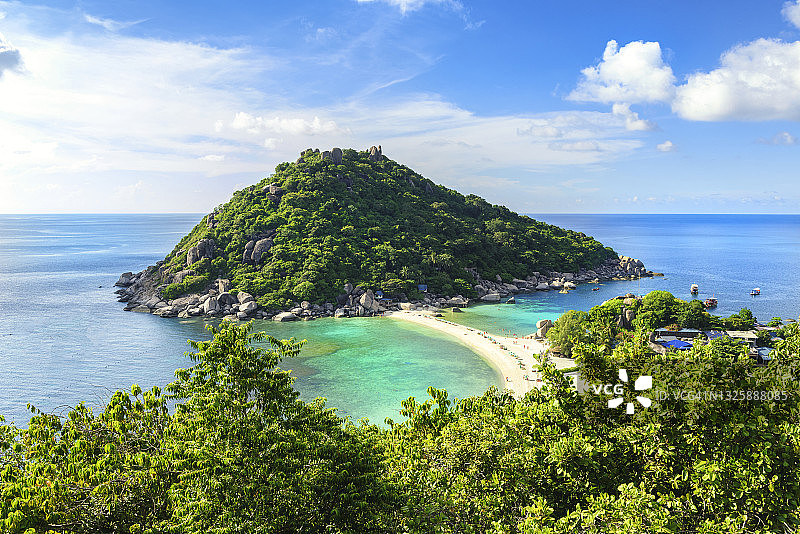 泰国素叻他尼府南园岛白沙滩和碧绿海景图片素材