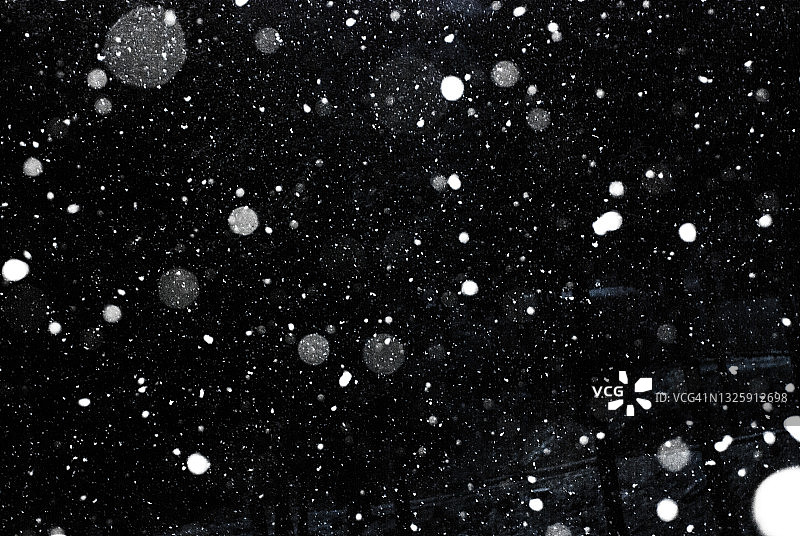 飘落的雪花图片素材