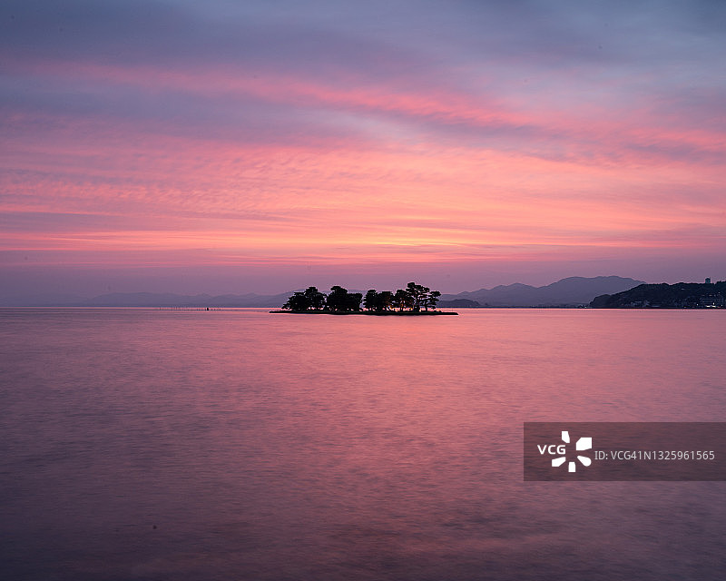 宍道湖的傍晚景色图片素材