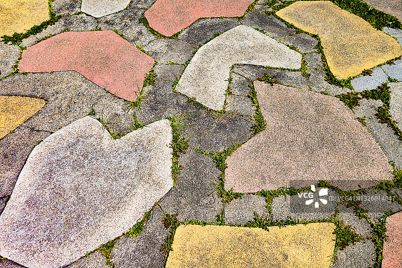 人行道上的创意瓷砖图片素材