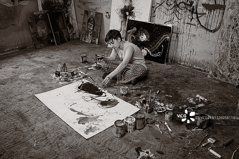 有创造力的青少年艺术家图片素材