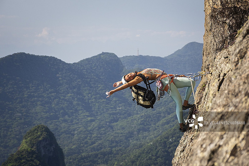 山间柔术攀岩者图片素材