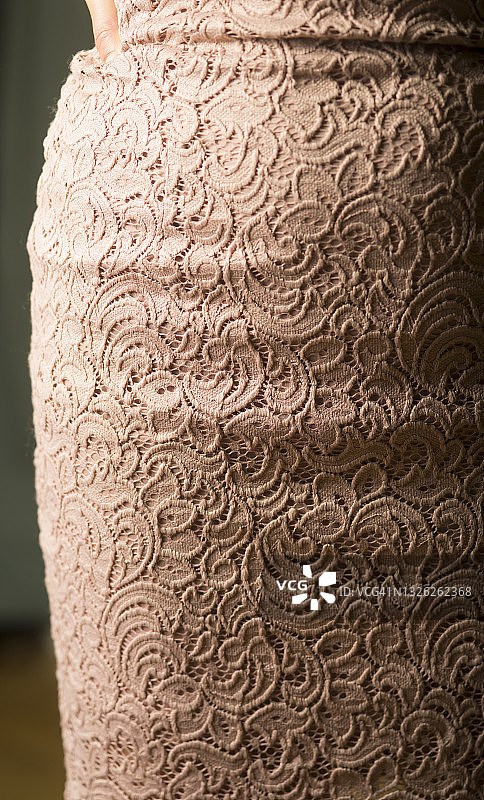 穿着裙子的女人图片素材