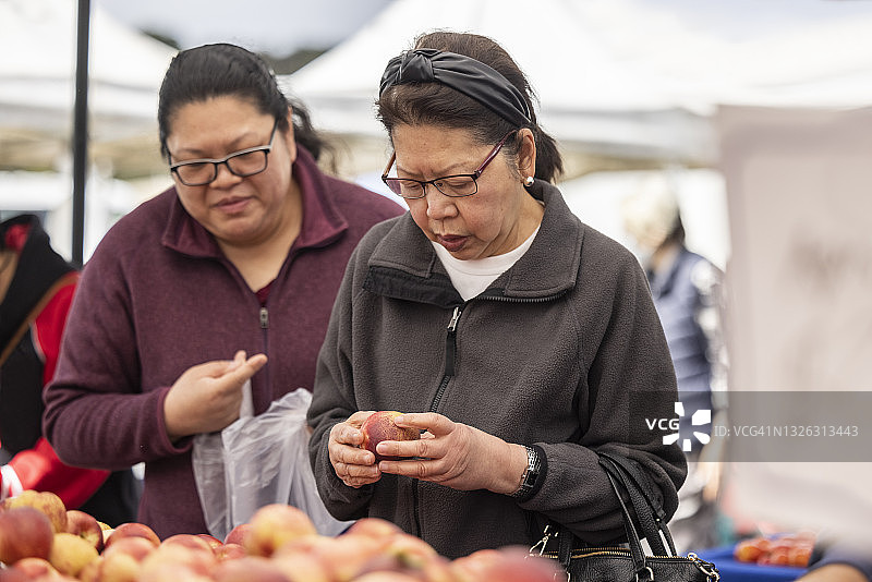 农贸市场购物图片素材