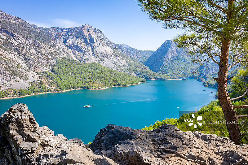 土耳其马纳夫加特绿色峡谷水坝湖风光图片素材