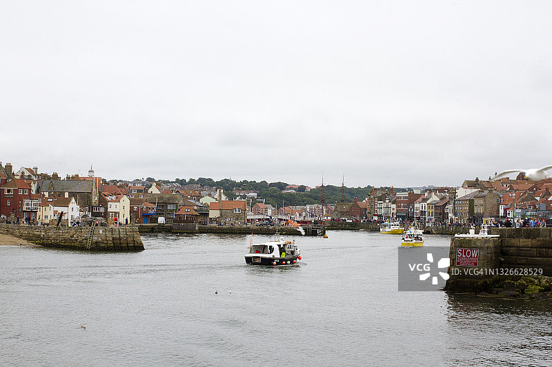 英国惠特比港口图片素材