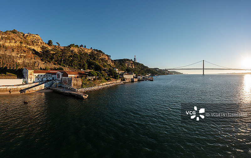 里斯本阿尔马达卡西利亚斯塔霍河图片素材