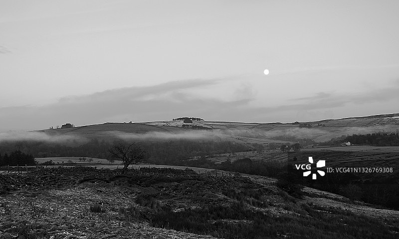 诺森伯兰郡乡村的黄昏图片素材