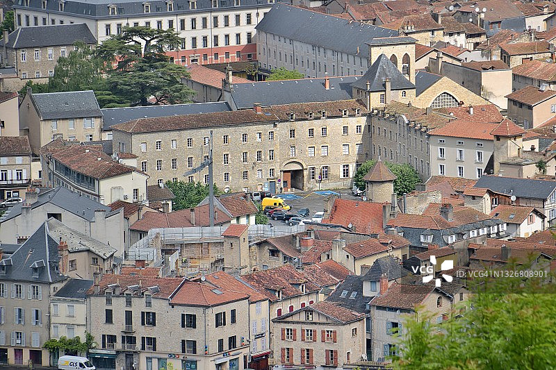 自由新镇行政大楼和昔日的圣母往见会修道院图片素材