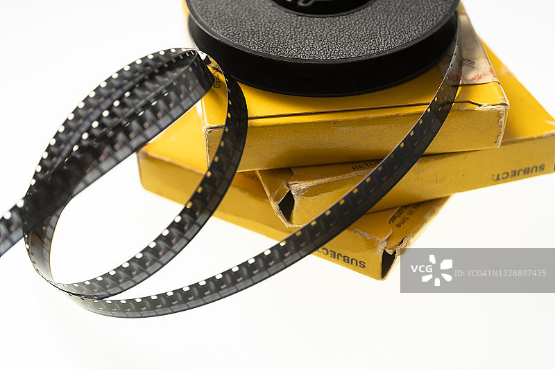 影棚拍摄：8毫米胶片卷轴和盒子图片素材