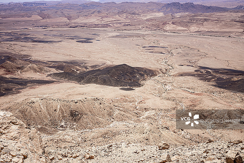 拉蒙火山口岩层图片素材