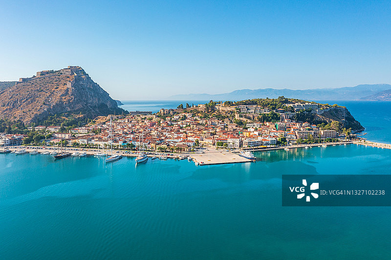 希腊纳夫普利奥老城区和港口航拍照片图片素材