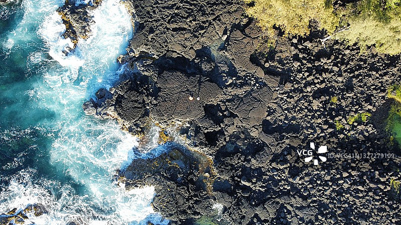 航拍火山岩海岸图片素材