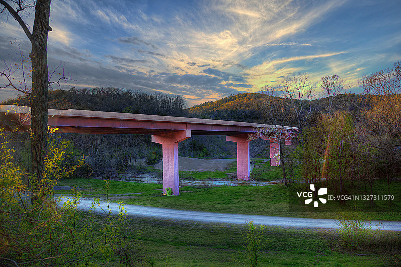 皮革木溪桥图片素材