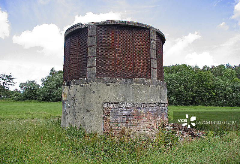 春季采石场通风竖井图片素材