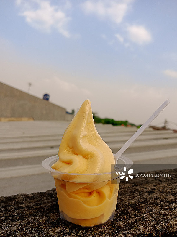 芒果冰淇淋图片素材