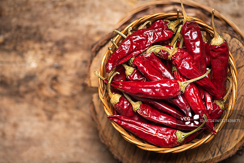 碗里的干红辣椒俯视图图片素材