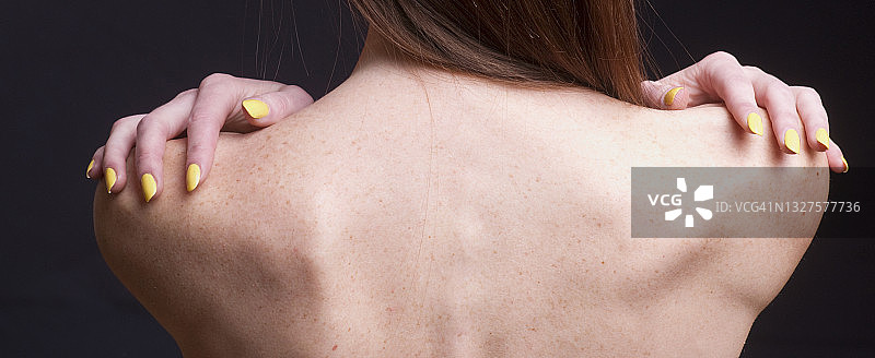 女人的肩膀图片素材