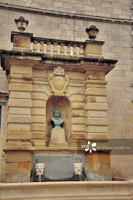 布里夫拉盖亚尔德的布尔扎特喷泉图片素材