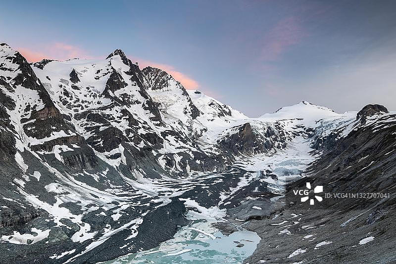 从奥地利卡林西亚州弗朗茨·约瑟夫高地眺望大格洛克纳山图片素材