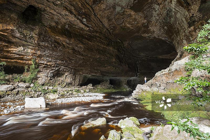 在尼尔森/塔斯曼卡胡朗伊国家公园奥帕拉拉盆地的男子,新西兰南岛图片素材