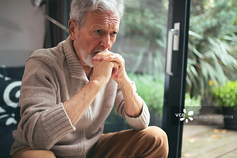 艰难的时刻图片素材